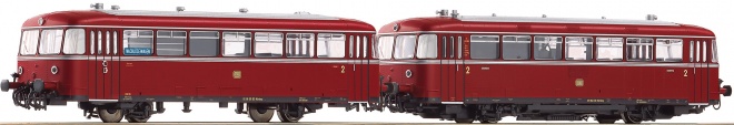 Diesel rail car VT 98 with driving trailer VS 98<br /><a href='images/pictures/Roco/63077.jpg' target='_blank'>Full size image</a>